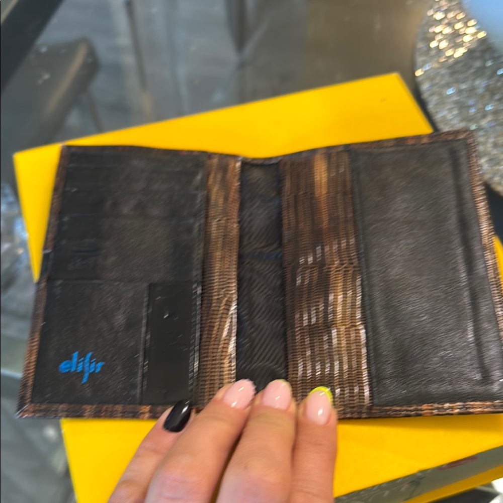 Brown Elisir Textured Wallet View 2